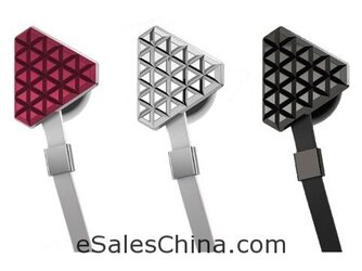 $lady-gaga-heartbeats-in-ear-headphones-red-black-white-8490-l.jpg